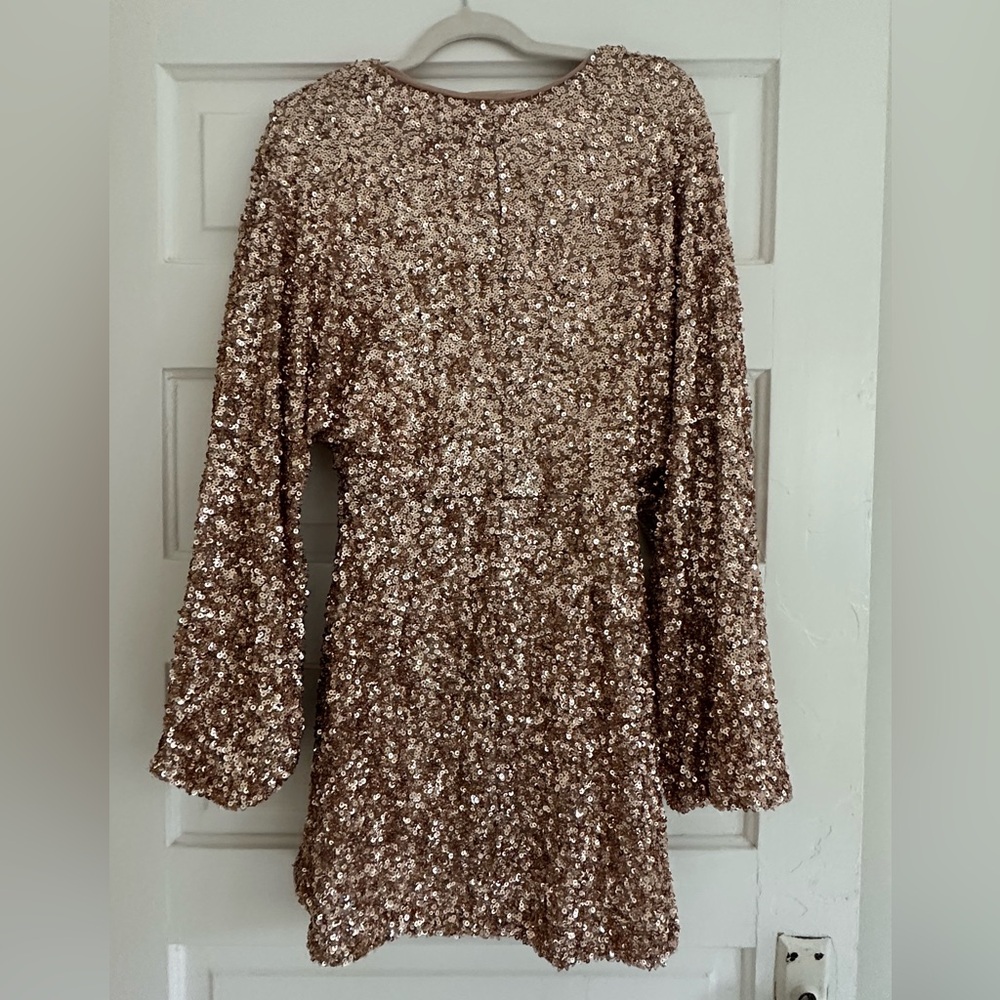 Sequin Dress with balloon sleeves - Picture 2 of 8